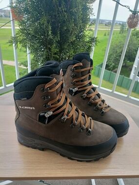 Lowa Tibet GTX Trekking Boots Mens Brown Nubuck Gore Tex Vibram Hiking Combat